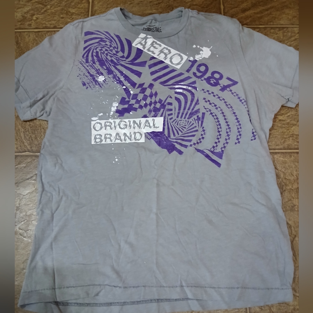Aeropostale Light Gray Tee with Purple Graphic Retro Skater Streetwear Casual